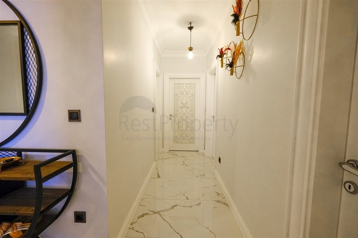 Möblierte geräumige Wohnung in einem Komplex mit Meer- und Bergblick