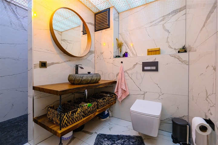 Möblierte geräumige Wohnung in einem Komplex mit Meer- und Bergblick