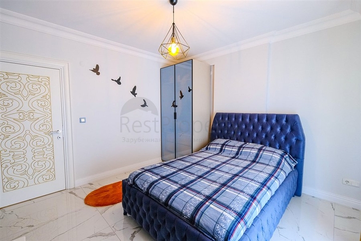 Möblierte geräumige Wohnung in einem Komplex mit Meer- und Bergblick