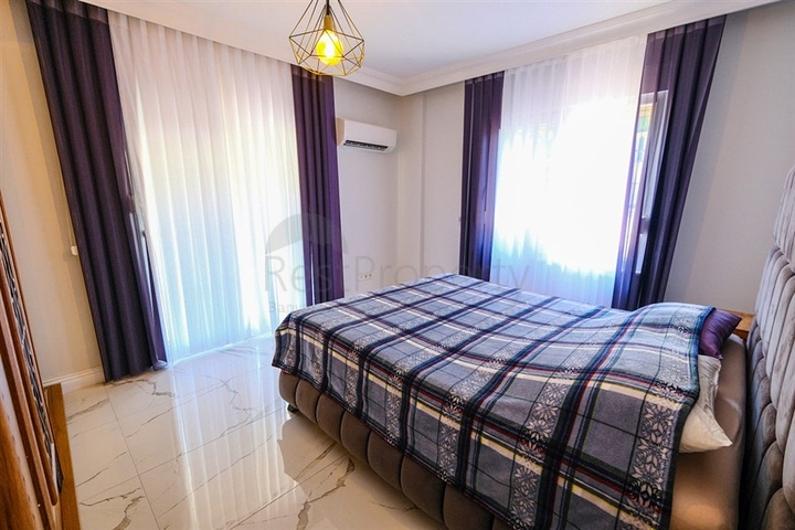 Möblierte geräumige Wohnung in einem Komplex mit Meer- und Bergblick