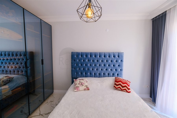 Möblierte geräumige Wohnung in einem Komplex mit Meer- und Bergblick