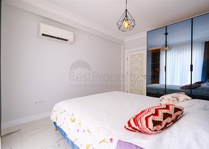 Möblierte geräumige Wohnung in einem Komplex mit Meer- und Bergblick