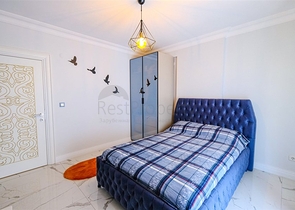 Möblierte geräumige Wohnung in einem Komplex mit Meer- und Bergblick