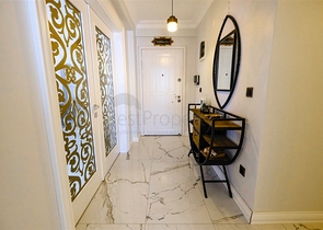 Möblierte geräumige Wohnung in einem Komplex mit Meer- und Bergblick