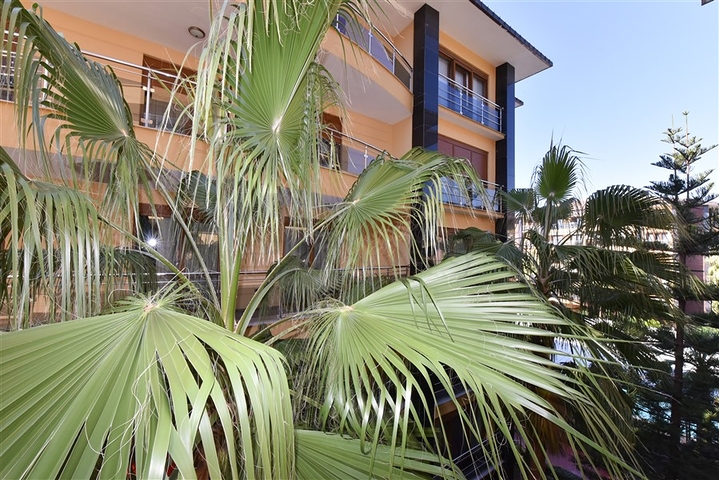 Wohnung 3+1 in einem Komplex in der ersten Zeile