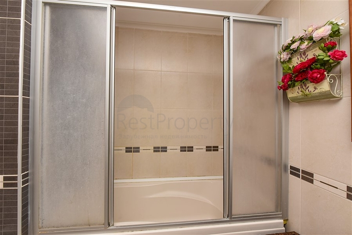 Wohnung 3+1 in einem Komplex in der ersten Zeile