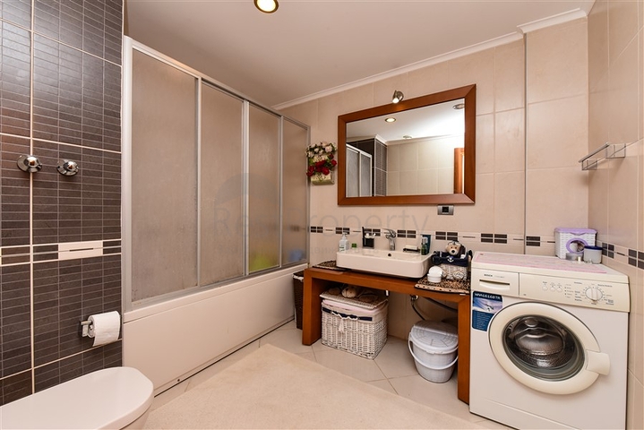 Wohnung 3+1 in einem Komplex in der ersten Zeile