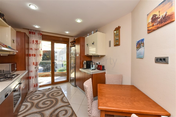 Wohnung 3+1 in einem Komplex in der ersten Zeile