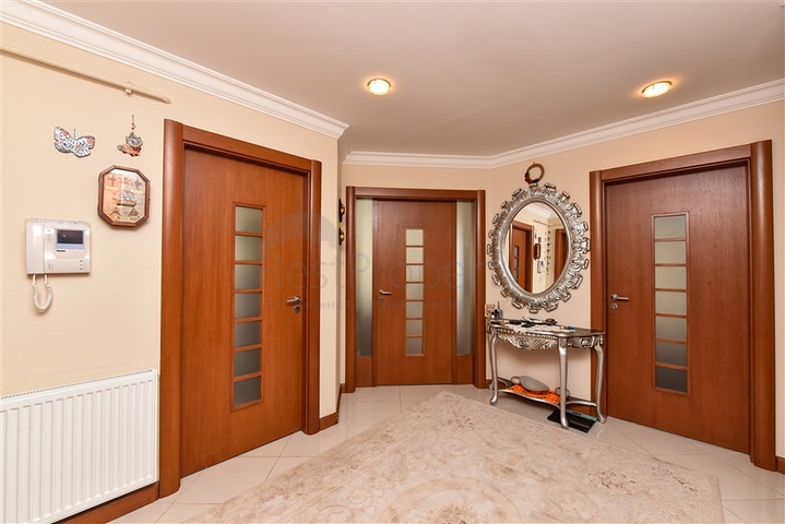 Wohnung 3+1 in einem Komplex in der ersten Zeile