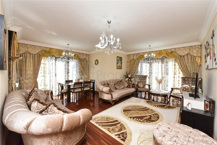 Wohnung 3+1 in einem Komplex in der ersten Zeile