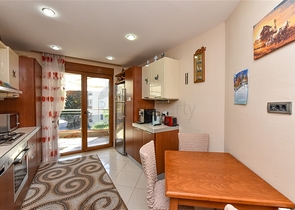 Wohnung 3+1 in einem Komplex in der ersten Zeile