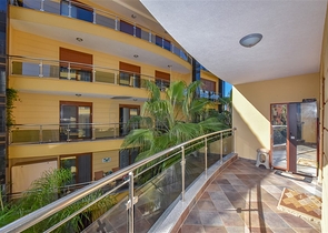 Wohnung 3+1 in einem Komplex in der ersten Zeile