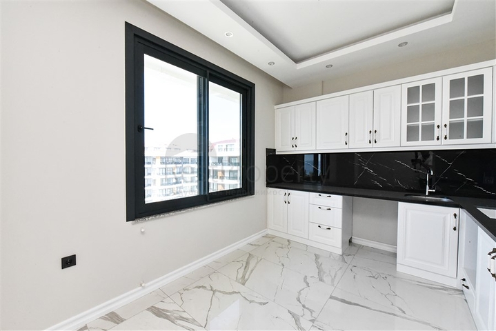 3+1 Penthouse mit separater Küche am Strand in Kestel