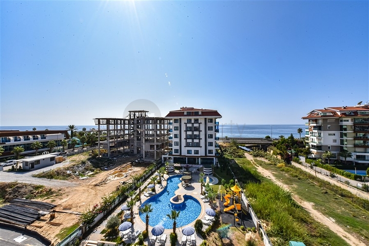 3+1 Penthouse mit separater Küche am Strand in Kestel