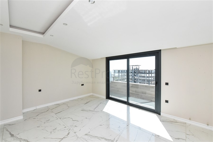 3+1 Penthouse mit separater Küche am Strand in Kestel