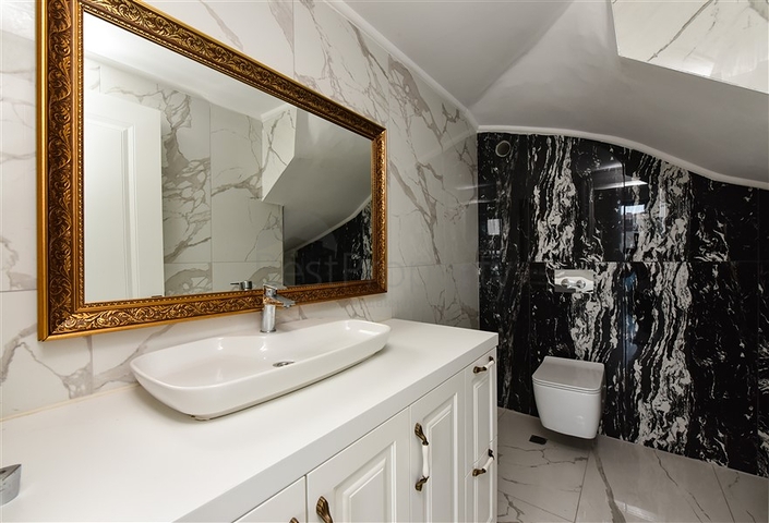 3+1 Penthouse mit separater Küche am Strand in Kestel