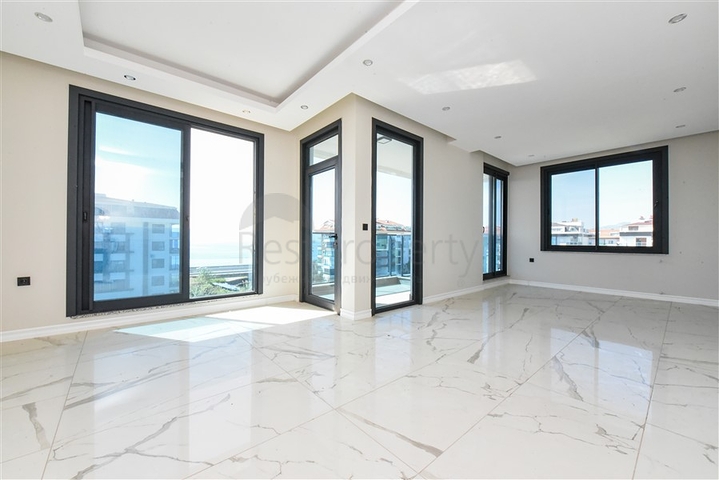 3+1 Penthouse mit separater Küche am Strand in Kestel