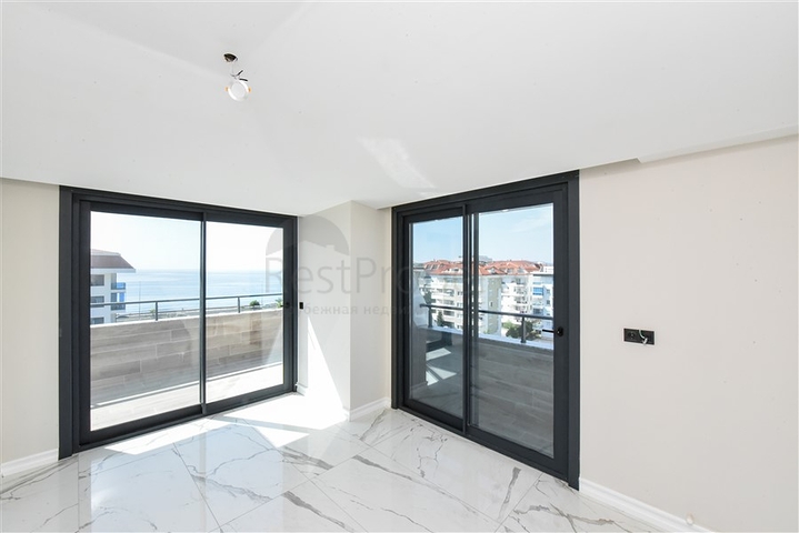 3+1 Penthouse mit separater Küche am Strand in Kestel