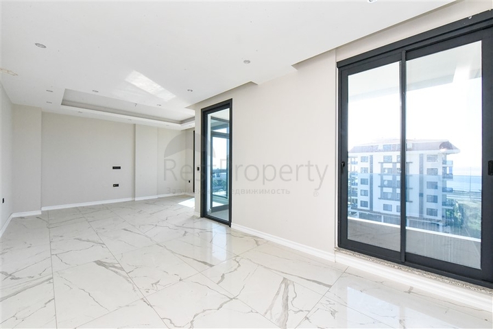 3+1 Penthouse mit separater Küche am Strand in Kestel