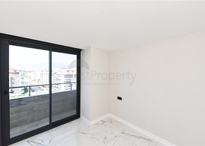 3+1 Penthouse mit separater Küche am Strand in Kestel