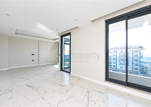 3+1 Penthouse mit separater Küche am Strand in Kestel