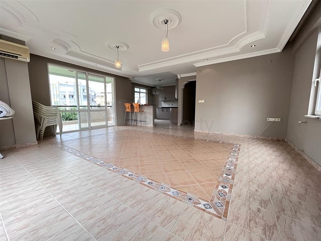 Dreizimmerwohnung 10 Minuten vom Kleopatra Strand entfernt