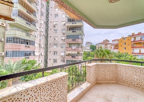 Dreizimmerwohnung 10 Minuten vom Kleopatra Strand entfernt