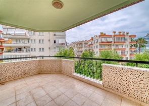 Dreizimmerwohnung 10 Minuten vom Kleopatra Strand entfernt