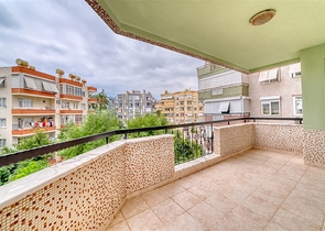 Dreizimmerwohnung 10 Minuten vom Kleopatra Strand entfernt