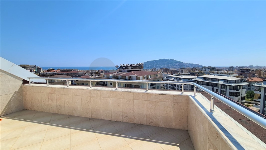 4+1 Penthouse mit Meerblick im Herzen von Alanya
