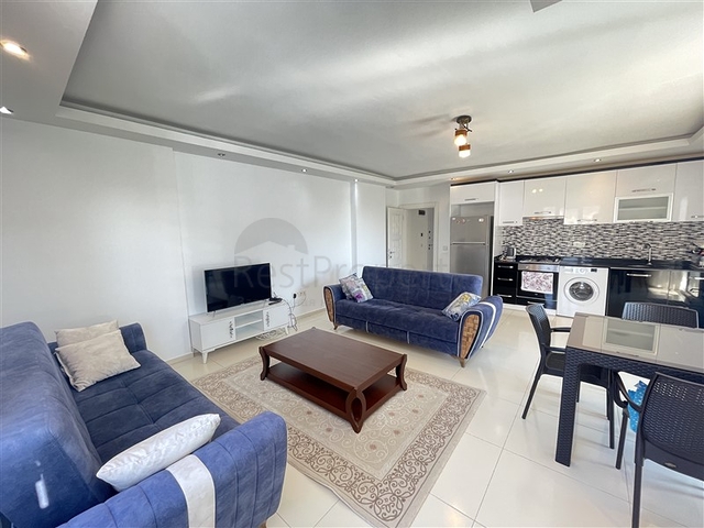 Geräumige Dreizimmerwohnung mit großem Balkon und Meerblick