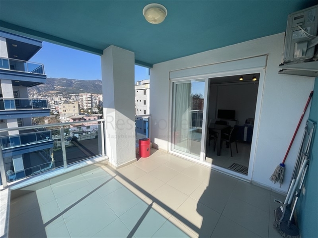 Geräumige Dreizimmerwohnung mit großem Balkon und Meerblick