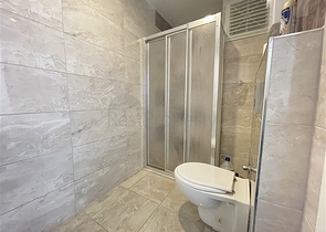 Geräumige Dreizimmerwohnung mit großem Balkon und Meerblick