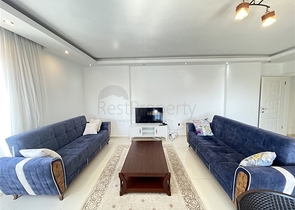 Geräumige Dreizimmerwohnung mit großem Balkon und Meerblick