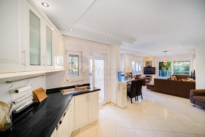 Geräumige 3+1 Wohnung im Herzen von Alanya