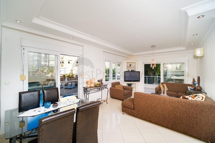 Geräumige 3+1 Wohnung im Herzen von Alanya