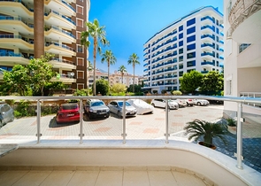 Geräumige 3+1 Wohnung im Herzen von Alanya