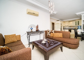 Geräumige 3+1 Wohnung im Herzen von Alanya