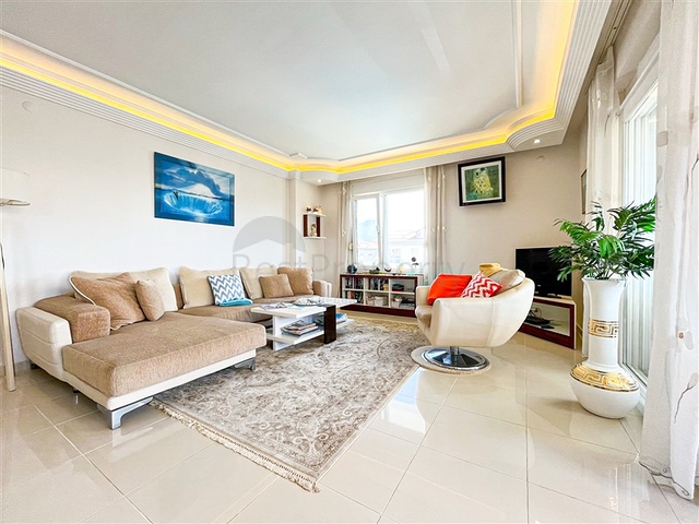 Geräumige Wohnung mit einer bequemen Lage in der Nähe von Oba