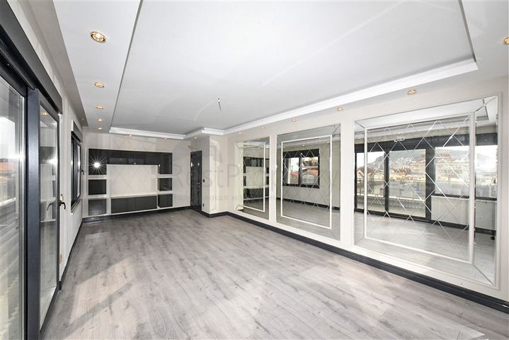 3+1 Wohnung mit separater Küche im Zentrum von Alanya