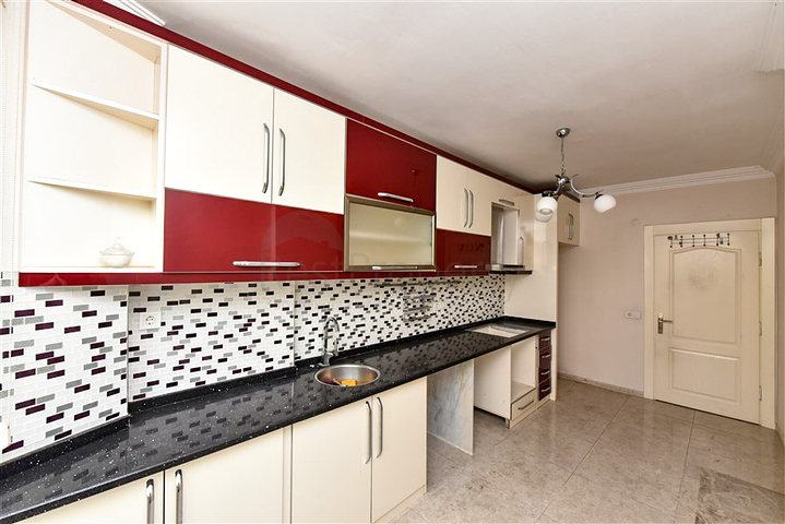 Große 3+1 Wohnung im Zentrum von Alanya 