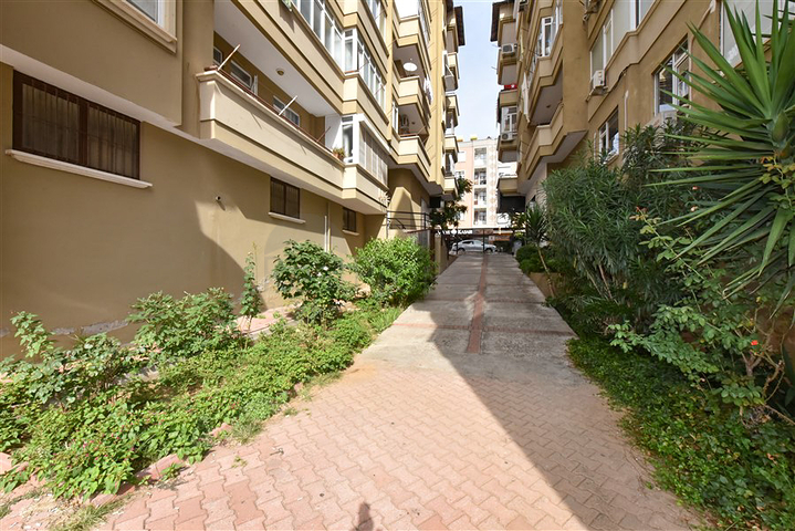 Große 3+1 Wohnung im Zentrum von Alanya 