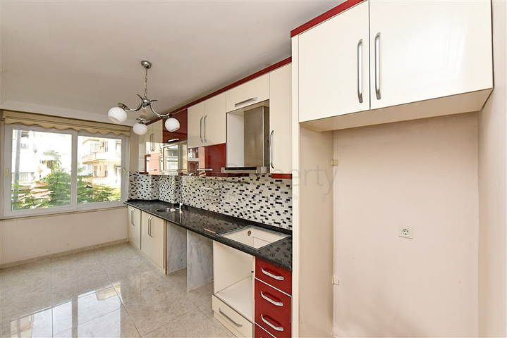 Große 3+1 Wohnung im Zentrum von Alanya 