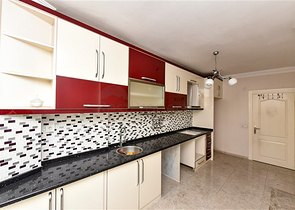 Große 3+1 Wohnung im Zentrum von Alanya 