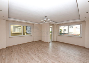 Große 3+1 Wohnung im Zentrum von Alanya 