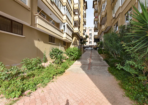 Große 3+1 Wohnung im Zentrum von Alanya 