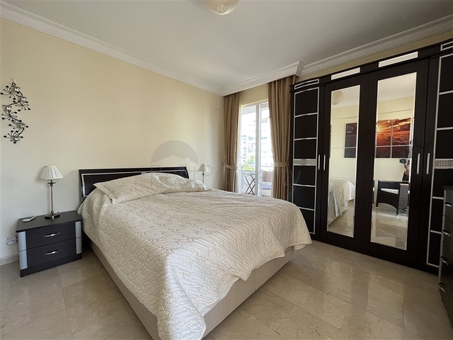 Wohnung mit 2+1 Grundriss in einem Komplex mit Familienkonzept im Stadtteil Tosmur.