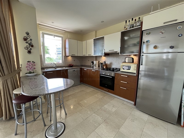 Wohnung mit 2+1 Grundriss in einem Komplex mit Familienkonzept im Stadtteil Tosmur.