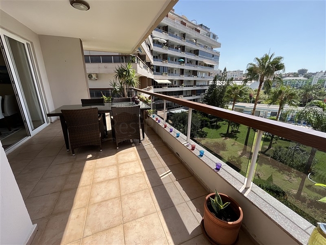 Wohnung mit 2+1 Grundriss in einem Komplex mit Familienkonzept im Stadtteil Tosmur.