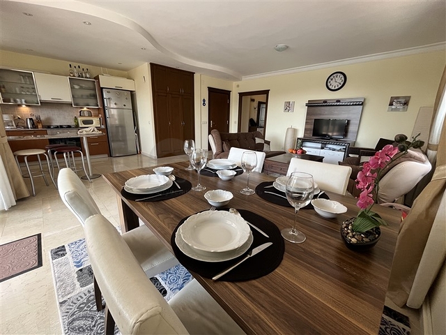 Wohnung mit 2+1 Grundriss in einem Komplex mit Familienkonzept im Stadtteil Tosmur.